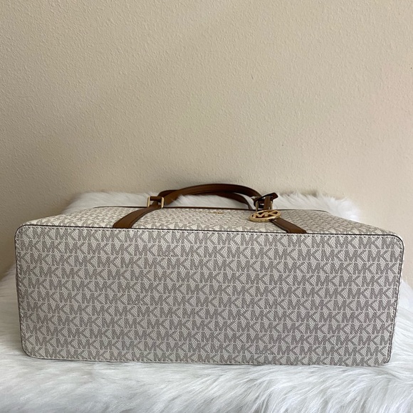 Michael Kors purse and wallet set - Picture 6 of 8